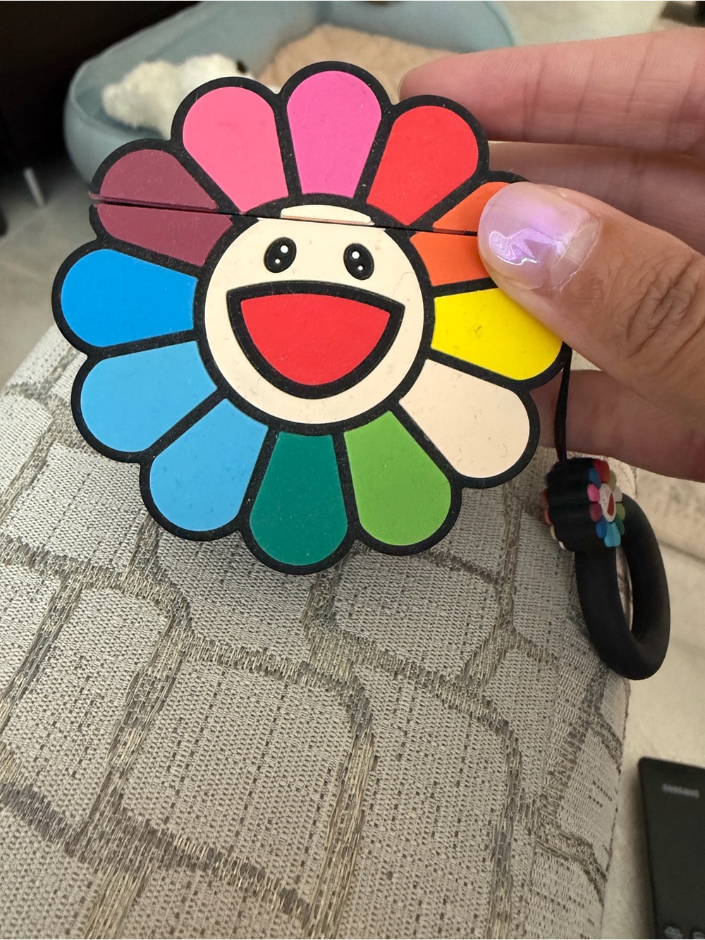 AirPod 2 with flower case - Picture 2 of 3